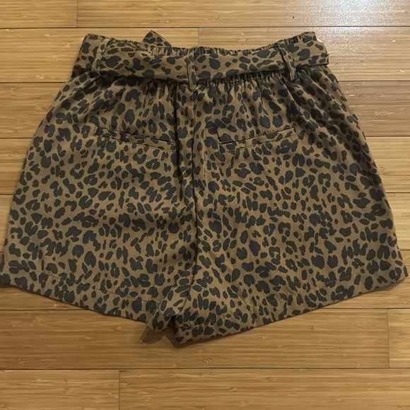Cheetah print shorts - Picture 2 of 3